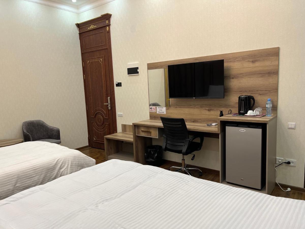 Hotel Sharq Dushanbe Exterior foto